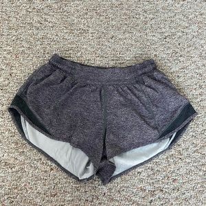 Lululemon Hotty Hot 2.5” LR Shorts Size 6